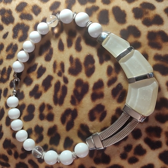 Accessories - Necklace/White&Silver